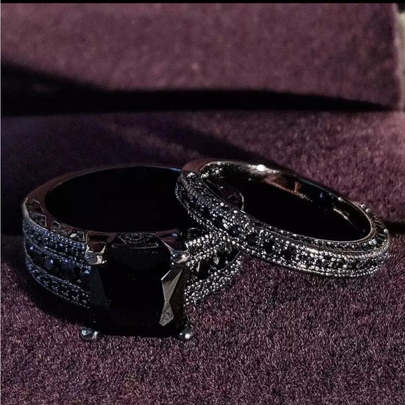 Black w/ Dark Blue Hue Titantium Fashion Ring - Picture 2 of 6